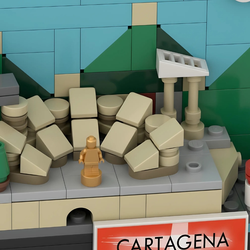 Set de construcción "Postal de Cartagena" de Brickonic, que incluye el Teatro Romano, el Submarino Peral y las cinco colinas en un diorama estilo skyline.
